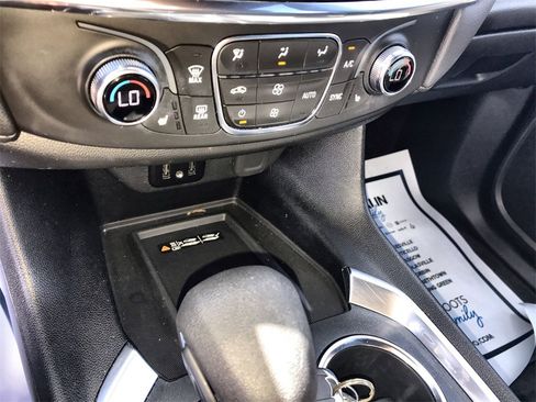 Certified 2023 Chevrolet Traverse LT image 18