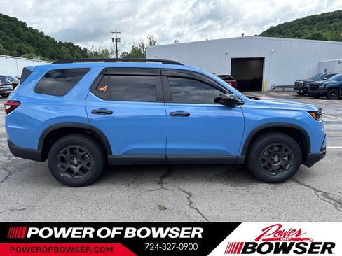 Used 2024 Honda Pilot TrailSport image 4