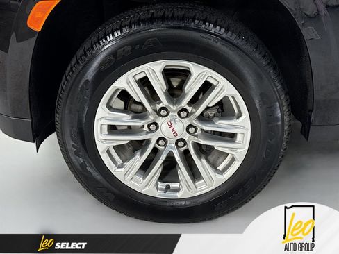 Used 2023 GMC Yukon SLE w/ Gmc Pro Safety Plus Package AWD/4WD image 34