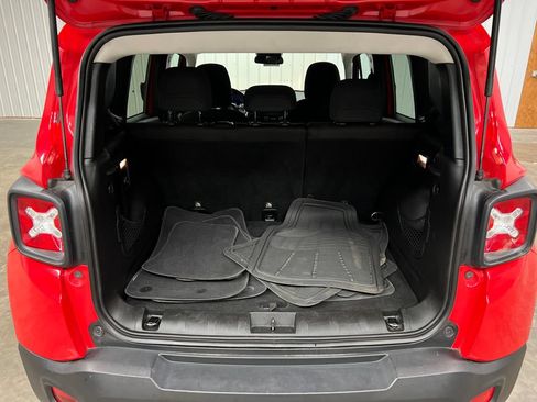 Used 2017 Jeep Renegade Latitude AWD/4WD image 13