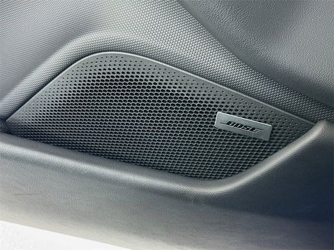 Used 2022 Porsche Taycan image 12