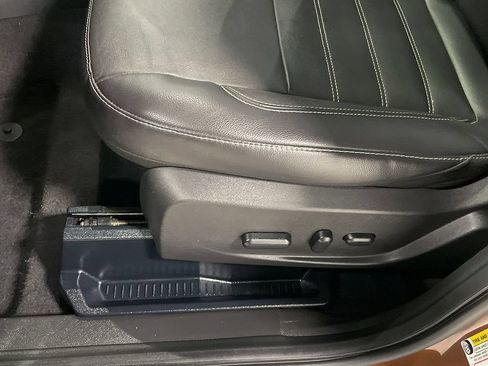 Used 2017 Ford Escape Titanium w/ Equipment Group 301A AWD/4WD image 25