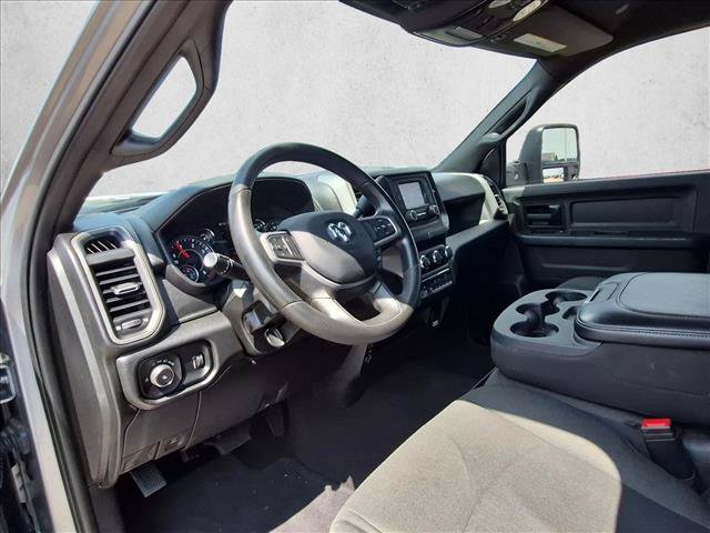 Used 2024 RAM 3500 Tradesman w/ Chrome Appearance Group AWD/4WD image 6