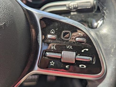 Used 2022 Mercedes-Benz GLA 250 4MATIC image 11