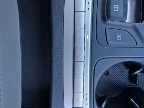 Used 2026 Kia Carnival FWD image 35
