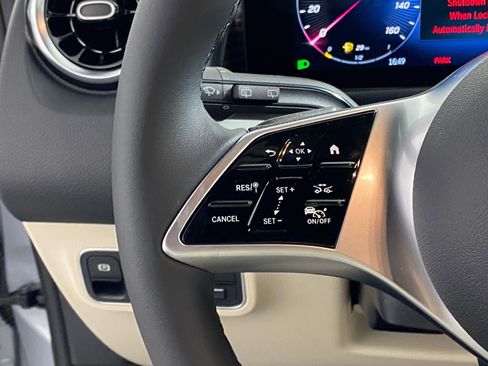 Used 2026 Mercedes-Benz GLB 250 4MATIC image 10