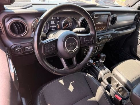 Used 2023 Jeep Gladiator Sport AWD/4WD image 21