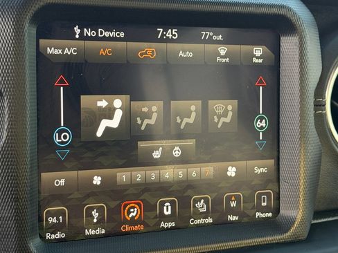 Used 2019 Jeep Wrangler Unlimited Sahara AWD/4WD image 30