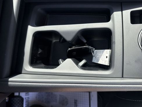 New 2026 Volkswagen Tiguan SE AWD/4WD image 33