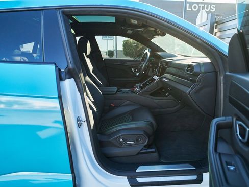 Used 2021 Lamborghini Urus image 22