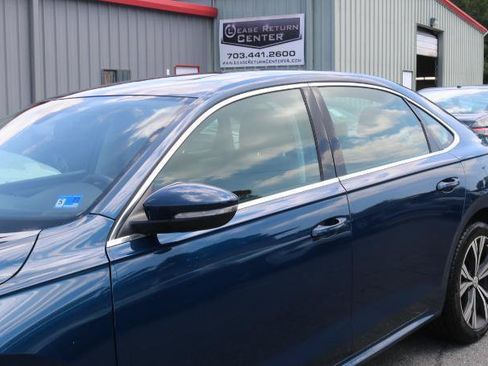 Used 2022 Volkswagen Passat 2.0T SE FWD image 4