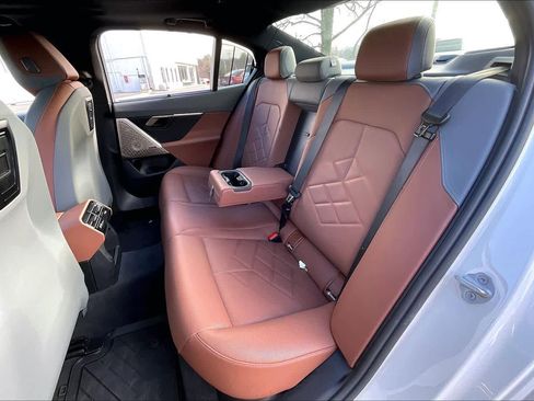 Used 2025 BMW 530i xDrive 530i xDrive image 21