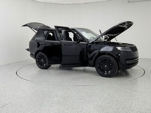 Certified 2025 Land Rover Range Rover SE image 10