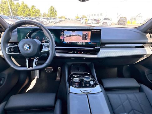 Used 2026 BMW 530i RWD image 10