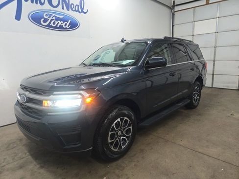 Used 2024 Ford Expedition XLT image 24