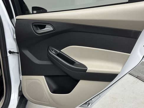 Used 2018 Ford Focus SE image 29
