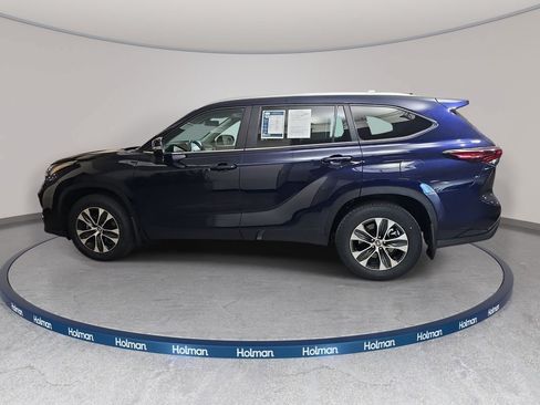 Used 2025 Toyota Highlander XLE AWD/4WD image 9