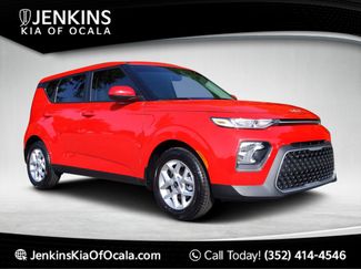 Certified 2022 Kia Soul LX w/ Technology Package image 1