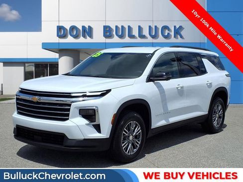 New 2025 Chevrolet Traverse LT w/ Driver Confidence Package image 1