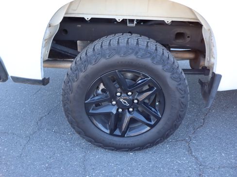 Certified 2024 Chevrolet Silverado 1500 Custom Trail Boss image 35