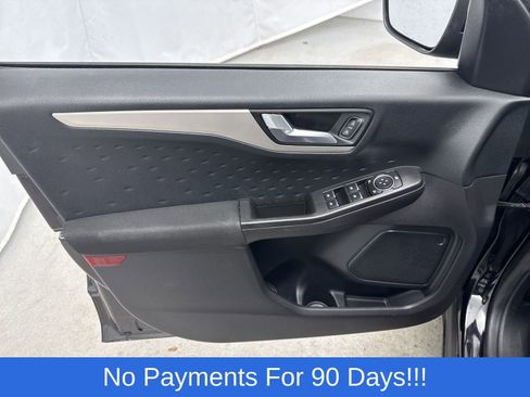 Used 2020 Ford Escape SE image 12