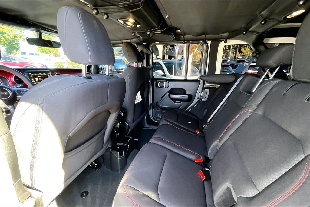Used 2023 Jeep Wrangler Unlimited Rubicon AWD/4WD image 16
