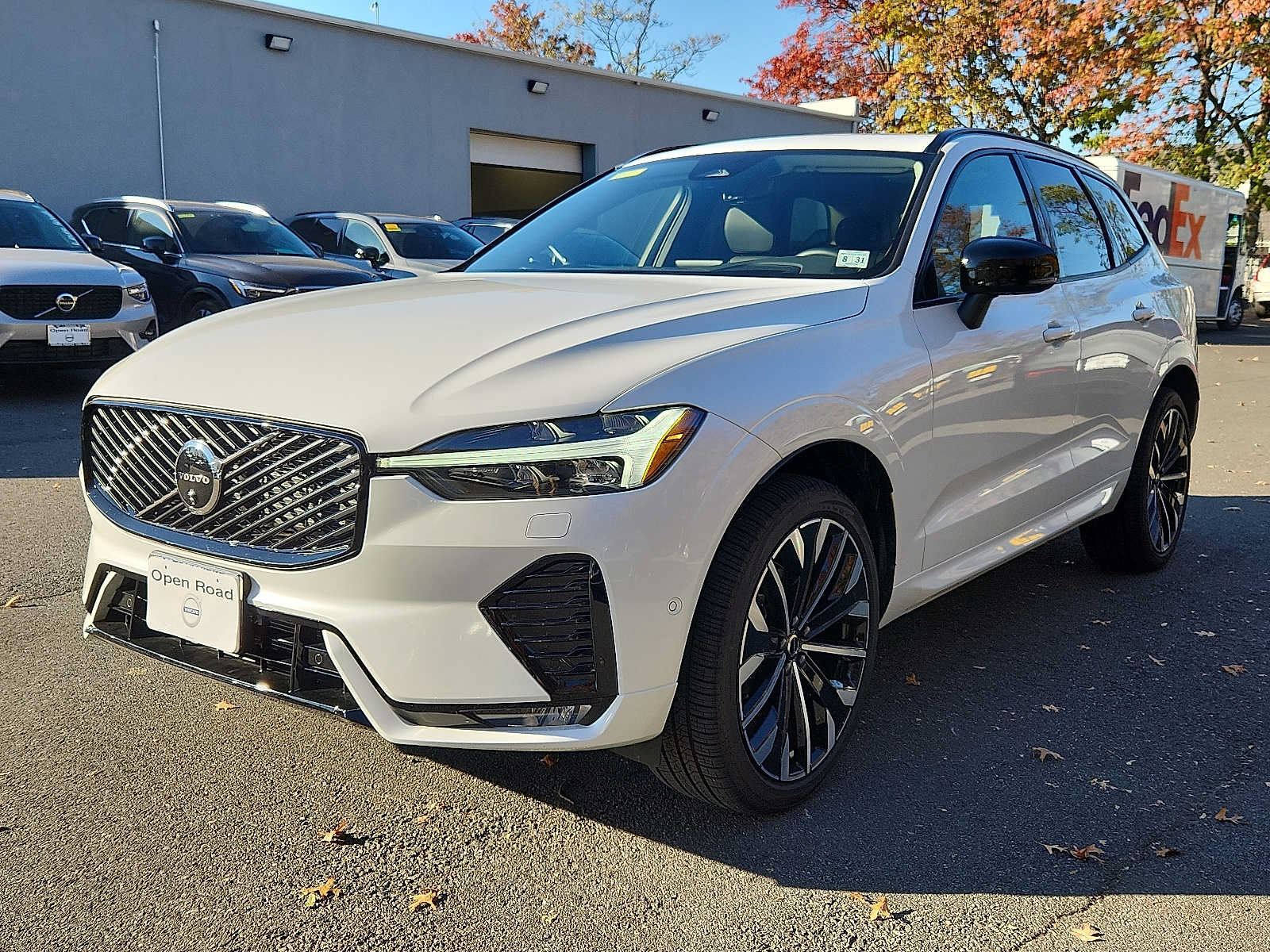 Used 2027 Volvo XC60 B5 Ultra AWD/4WD image 3