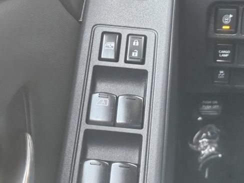 Used 2023 Nissan Frontier SV w/ Midnight Edition Package image 19