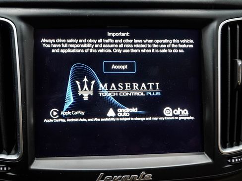 Used 2017 Maserati Levante w/ Luxury Package AWD/4WD image 21