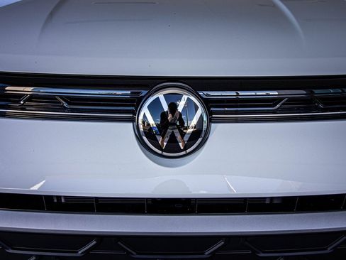 New 2026 Volkswagen Taos S image 8