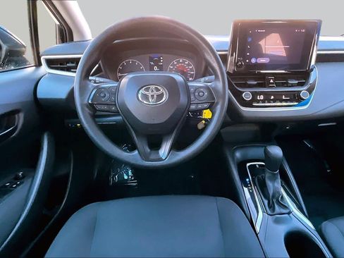 Used 2025 Toyota Corolla LE FWD image 6