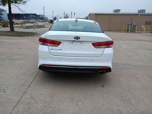 Used 2018 Kia Optima LX image 4