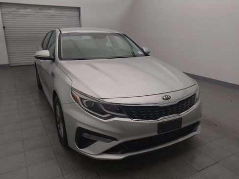 Used 2020 Kia Optima LX image 14