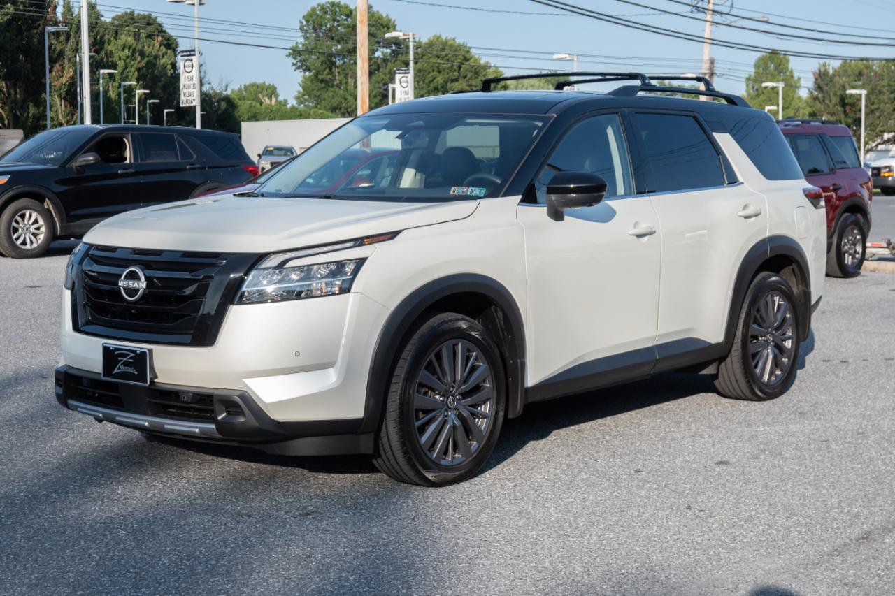 Used 2023 Nissan Pathfinder SL w/ SL Premium Package AWD/4WD image 6