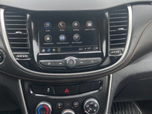 Used 2018 Chevrolet Trax LT w/ LT Convenience Package AWD/4WD image 13