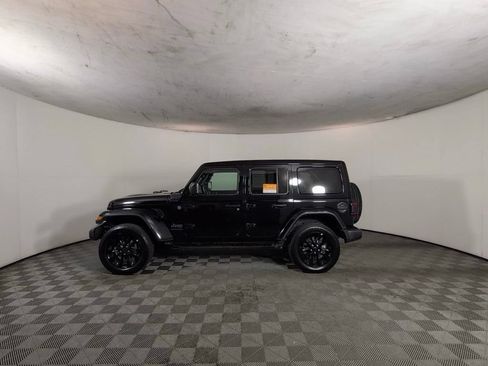 Certified 2025 Jeep Wrangler Unlimited Sahara w/ Safety Group AWD/4WD image 9