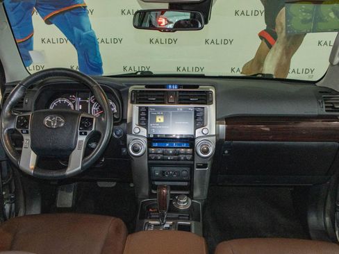 Used 2023 Toyota 4Runner Limited AWD/4WD image 3
