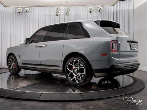 Used 2024 Rolls-Royce Cullinan Black Badge AWD/4WD image 9