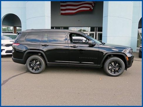 New 2025 Jeep Grand Cherokee L Altitude AWD/4WD image 1