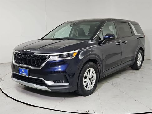 Used 2023 Kia Carnival LX image 1