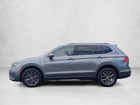 Used 2023 Volkswagen Tiguan SE FWD image 9