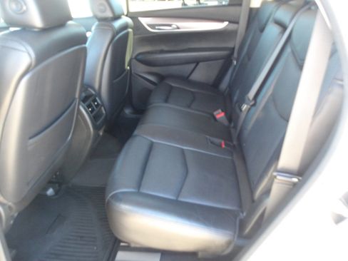 Used 2017 Cadillac XT5 Luxury w/ Driver Awareness Package image 17