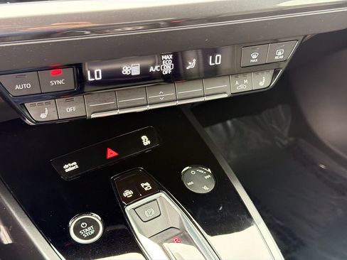 Used 2023 Audi Q4 e-tron Prestige image 35