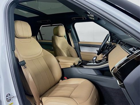Used 2025 Land Rover Range Rover Sport SE image 28