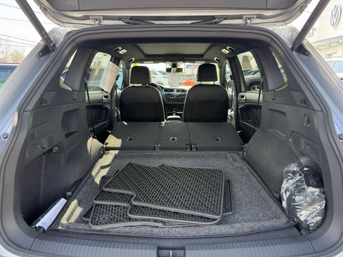 Certified 2024 Volkswagen Tiguan SE R-Line image 14