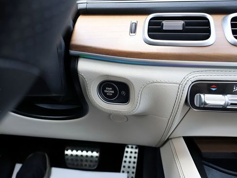 Used 2022 Mercedes-Benz GLS 450 4MATIC image 29