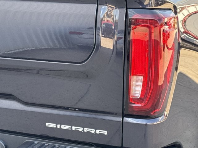 Used 2024 GMC Sierra 1500 Denali w/ Technology Package AWD/4WD image 6