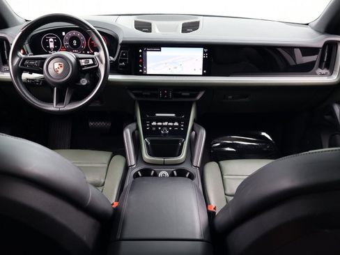 Certified 2024 Porsche Cayenne AWD/4WD image 21