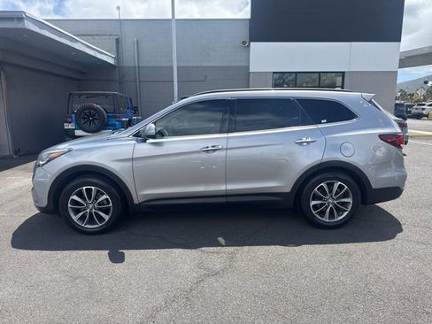 Used 2019 Hyundai Santa Fe XL SE FWD image 2