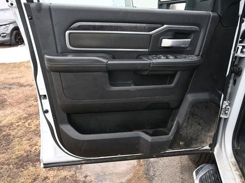 Used 2024 RAM 3500 Big Horn image 22